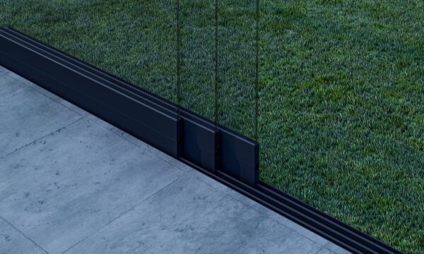 Glazen schuifwand mat zwart 3 railsysteem