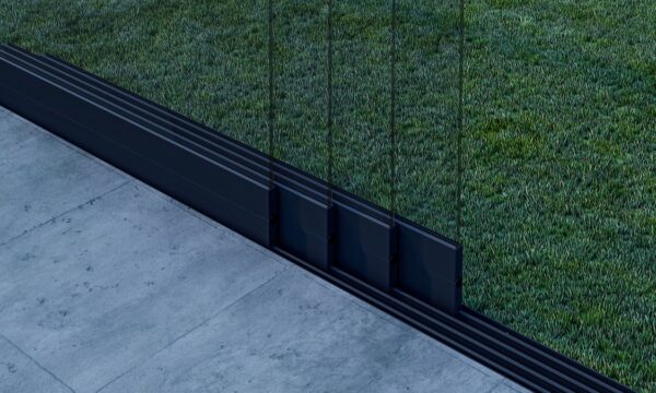 Glazen schuifwand mat zwart 4 railsysteem