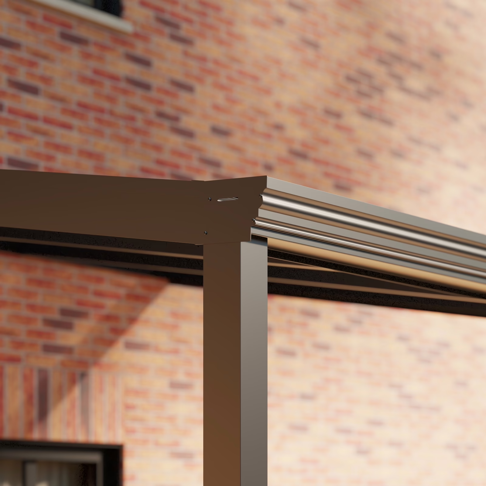 Klassiek gootprofiel met decoratieve sierkap van een aluminium terrasoverkapping in mat zwart