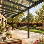 Terrasoverkapping Plus 11 x 2.5 meter matzwart helder glas moderne goot – Onder het dak