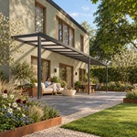 Terrasoverkapping Plus 12 x 2,5 meter antraciet opaal polycarbonaat moderne goot – Leefbeeld